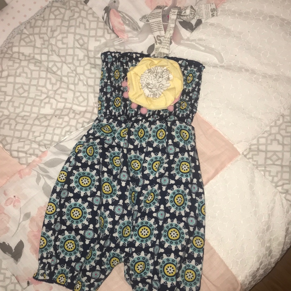 Super cute worn once!